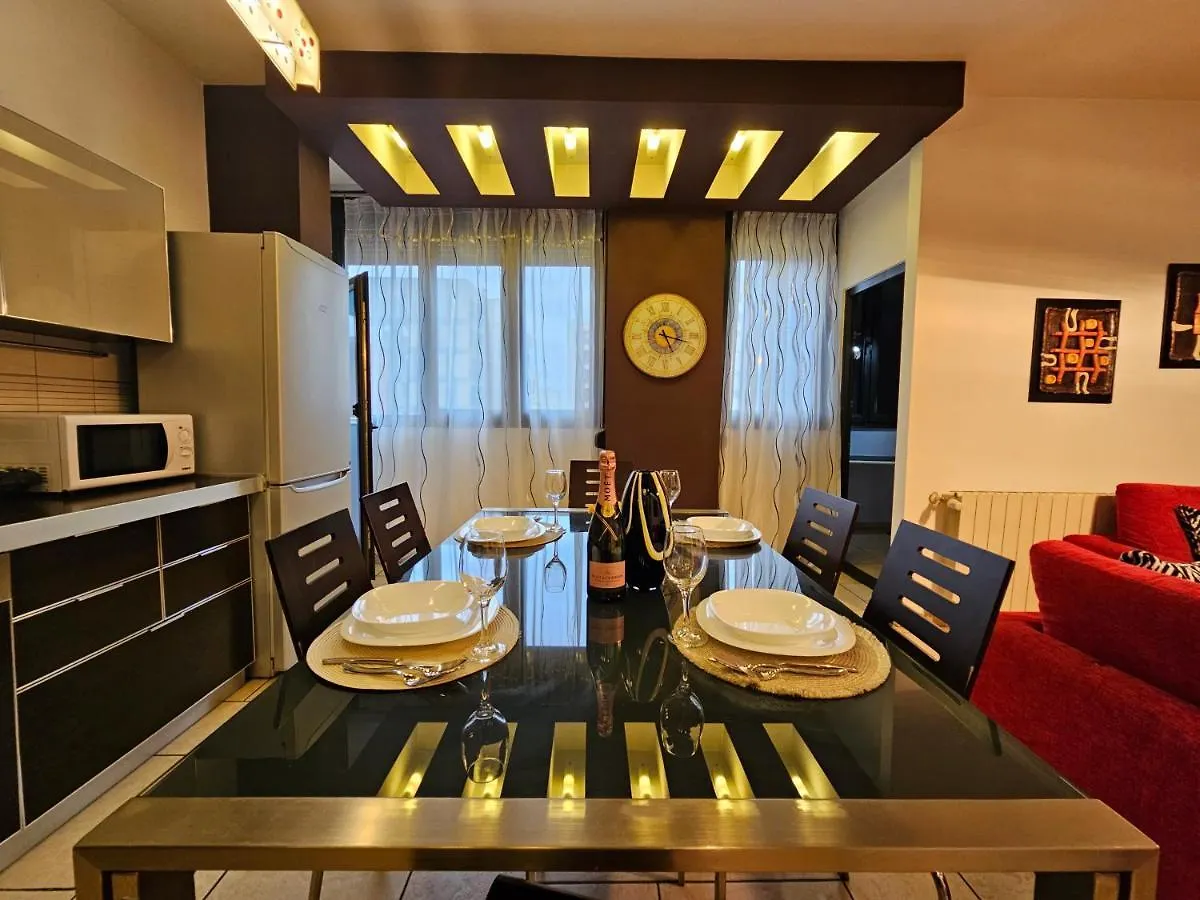 Center Apartment Easy_Luxury تيرانا 0*,  ألبانيا